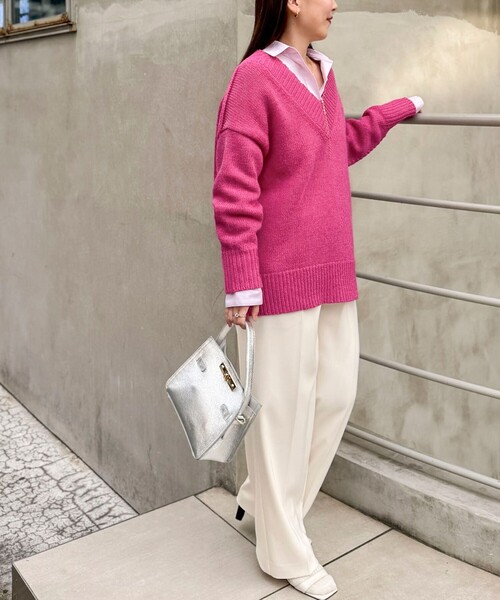 NOLLEY’S Sophi（ノーリーズソフィ）の「ブライト紡毛Vネックプルオーバー（ニット/セーター・レディース・ピンク/オフホワイト/グレー・38）」の7枚目の写真