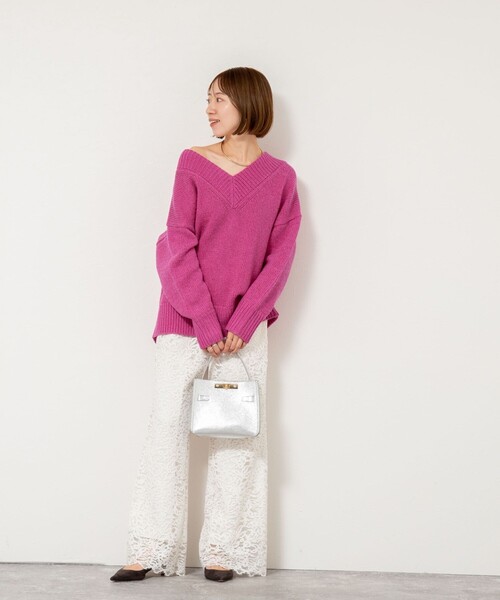 NOLLEY’S Sophi（ノーリーズソフィ）の「ブライト紡毛Vネックプルオーバー（ニット/セーター・レディース・ピンク/オフホワイト/グレー・38）」の10枚目の写真
