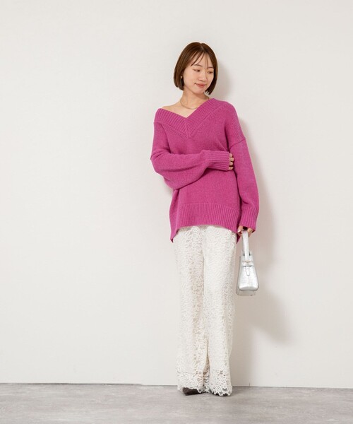 NOLLEY’S Sophi（ノーリーズソフィ）の「ブライト紡毛Vネックプルオーバー（ニット/セーター・レディース・ピンク/オフホワイト/グレー・38）」の12枚目の写真