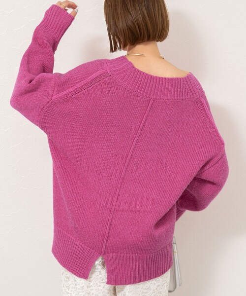 NOLLEY’S Sophi（ノーリーズソフィ）の「ブライト紡毛Vネックプルオーバー（ニット/セーター・レディース・ピンク/オフホワイト/グレー・38）」の15枚目の写真