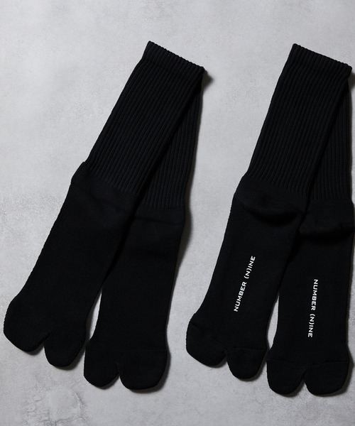 NUMBER (N)INE（ナンバーナイン）の「100% FINE COTTON PLAIN 2 PACK RIB TABI SOCKS / ファイン コットン100% プレーン 2パック リブ 足袋 ソックス（ソックス/靴下・メンズ・ホワイト/ブラック・25～27cm）」の12枚目の写真