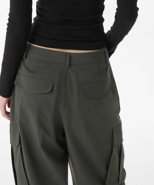 MUSINSA STANDARD WOMAN（ムシンサスタンダードウーマン）の「ウィメンズパラシュートカーゴスラックス[ダスティカーキ]（スラックス・レディース・その他・34/32/30/31/24/25/26/27/28/29）」の6枚目の写真