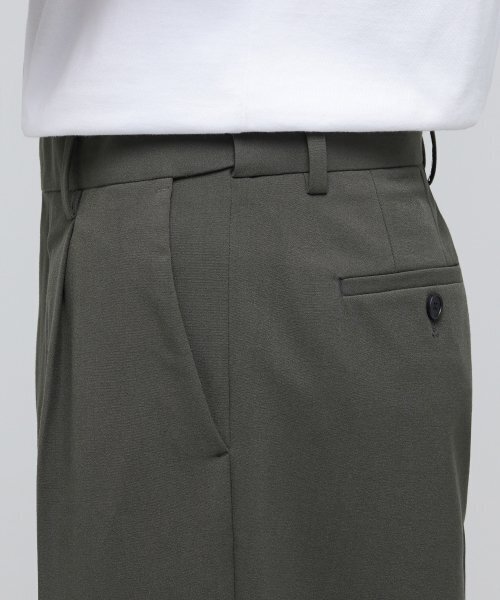 MUSINSA STANDARD(ムシンサスタンダード)の「軽量のルーズテーパー隠しバンディングクロップドスラックス。 【ダスティカーキ】(スラックス・メンズ・その他・26)」の5枚目の写真