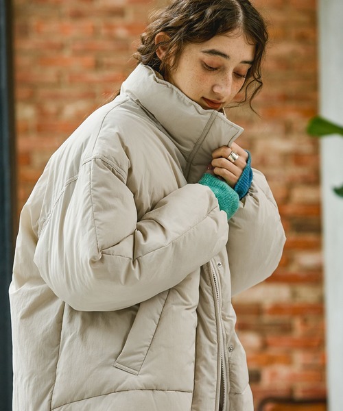 GEORGE'S（ジョージズ）の「スタンド中綿ブルゾン（ブルゾン・レディース・ブラック/ベージュ/オフホワイト・SMALL/MEDIUM）」の2枚目の写真