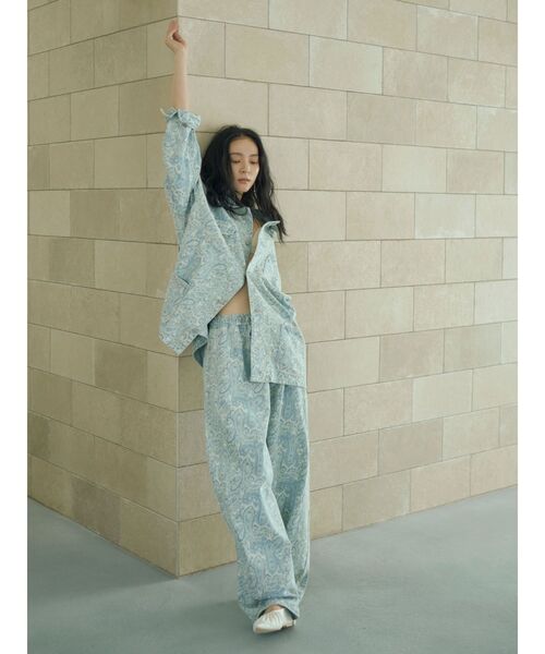 Ungrid（アングリッド）の「ペイズリーラフデニムパンツ（デニムパンツ・レディース・ブルー・FREE）」の2枚目の写真