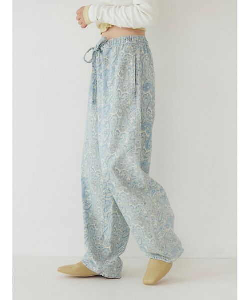 Ungrid（アングリッド）の「ペイズリーラフデニムパンツ（デニムパンツ・レディース・ブルー・FREE）」の5枚目の写真