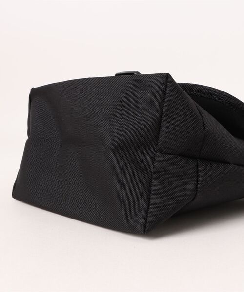 Manhattan Portage(マンハッタンポーテージ)の「NYLON MESSENGER BAG (XXS) FZP Pokemon 25 ZA(メッセンジャーバッグ・メンズ・ブラック・X-SMALL)」の16枚目の写真