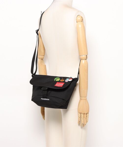 Manhattan Portage(マンハッタンポーテージ)の「NYLON MESSENGER BAG (XXS) FZP Pokemon 25 ZA(メッセンジャーバッグ・メンズ・ブラック・X-SMALL)」の18枚目の写真