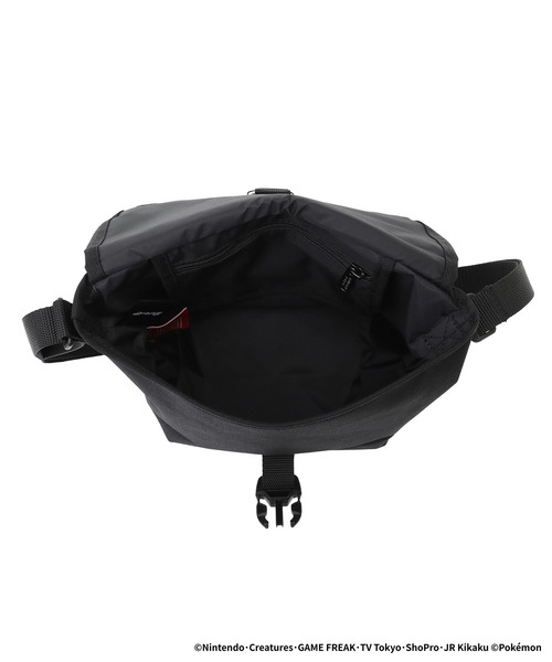 Manhattan Portage(マンハッタンポーテージ)の「NYLON MESSENGER BAG (XXS) FZP Pokemon 25 ZA(メッセンジャーバッグ・メンズ・ブラック・X-SMALL)」の10枚目の写真