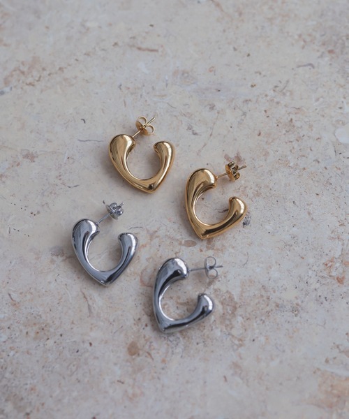 LIAN（リアン）の「ハートフープピアス（ピアス（両耳用）・レディース・シルバー/ゴールド・FREE）」の12枚目の写真