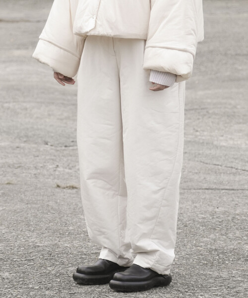Bshop（ビショップ）の「eunoia | バルーン パディングパンツ WOMEN（その他パンツ・レディース・クリーム・S）」の4枚目の写真