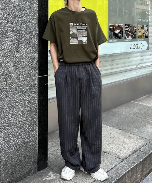 B.R.U(ブル)の「ニュースタイムズプリントTシャツ(Tシャツ/カットソー・メンズ・ホワイト/ネイビー/グレー/カーキ・FREE)」の6枚目の写真