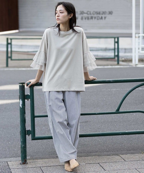 Munich（ミューニック）の「裏毛×チュールラッフルスリーブトップス（Tシャツ/カットソー・レディース・ホワイト/グレイッシュベージュ/ブラック・FREE）」の9枚目の写真