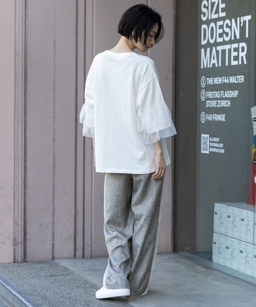 Munich（ミューニック）の「裏毛×チュールラッフルスリーブトップス（Tシャツ/カットソー・レディース・ホワイト/グレイッシュベージュ/ブラック・FREE）」の12枚目の写真