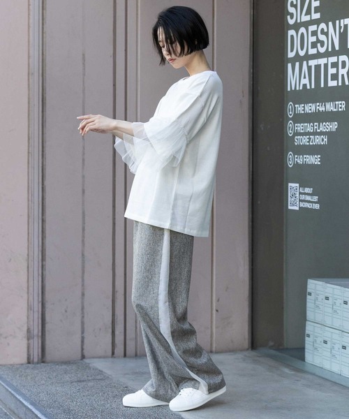 Munich（ミューニック）の「裏毛×チュールラッフルスリーブトップス（Tシャツ/カットソー・レディース・ホワイト/グレイッシュベージュ/ブラック・FREE）」の13枚目の写真