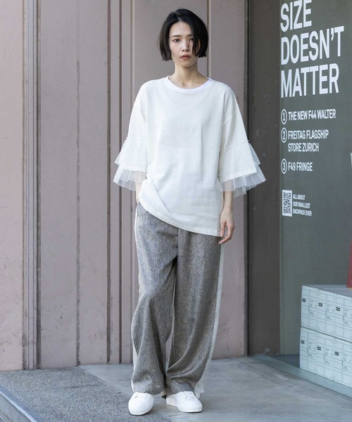 Munich（ミューニック）の「裏毛×チュールラッフルスリーブトップス（Tシャツ/カットソー・レディース・ホワイト/グレイッシュベージュ/ブラック・FREE）」の14枚目の写真