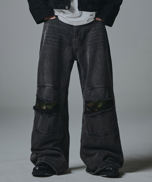 NOT4NERD(ノットフォーナード)の「Camo Double Knee Flare Fit Denim Pants - Black(デニムパンツ・レディース・その他・MEDIUM/LARGE/X-LARGE)」の1枚目の写真