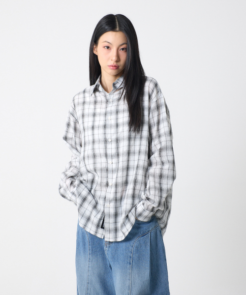 UNKNOWN PLANET(アンノウンプラネット)の「ヴィンテージオーバーサイズチェックシャツホワイト(シャツ/ブラウス・レディース・その他・SMALL/MEDIUM/LARGE)」の4枚目の写真