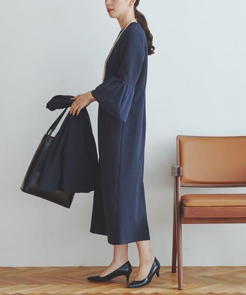 URBAN RESEARCH（アーバンリサーチ）の「フレアスリーブワンピース（ワンピース・レディース・ネイビー/ブラック・38/36）」の17枚目の写真