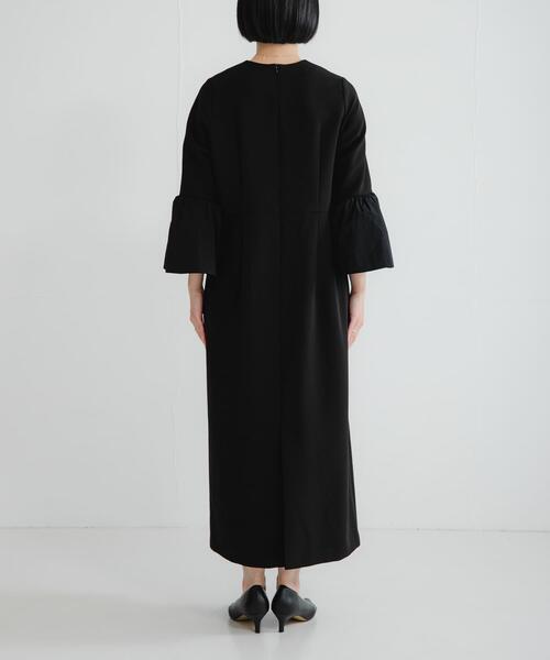 URBAN RESEARCH（アーバンリサーチ）の「フレアスリーブワンピース（ワンピース・レディース・ネイビー/ブラック・38/36）」の11枚目の写真