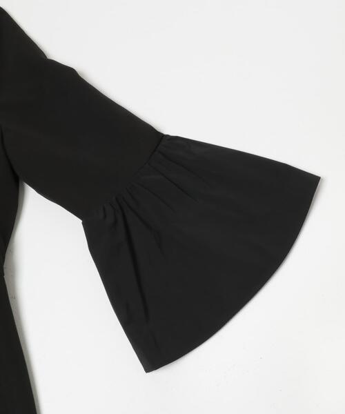 URBAN RESEARCH（アーバンリサーチ）の「フレアスリーブワンピース（ワンピース・レディース・ネイビー/ブラック・38/36）」の13枚目の写真