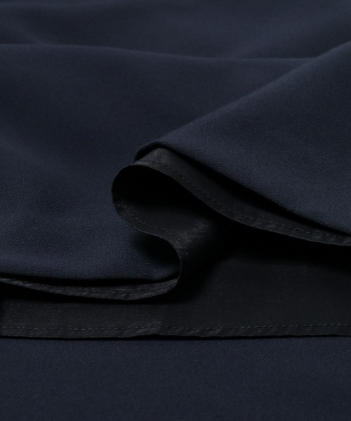 URBAN RESEARCH（アーバンリサーチ）の「フレアスリーブワンピース（ワンピース・レディース・ブラック/ネイビー・38/36）」の21枚目の写真