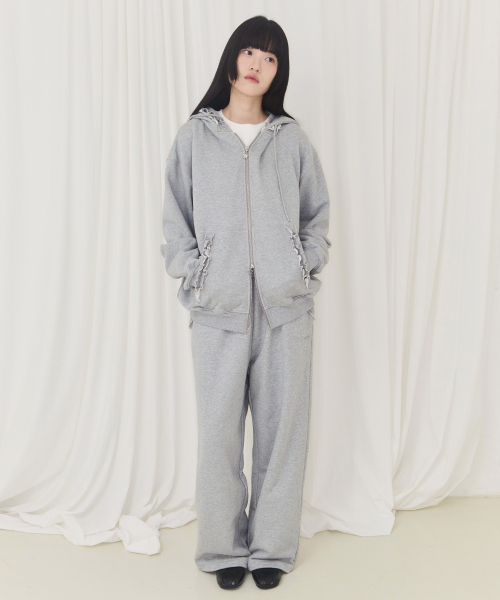ALKI ALKA(アルキアルカ)の「Frill Hoodie Zip-up (Gray)(パーカー・レディース・ライトグレー・FREE)」の2枚目の写真