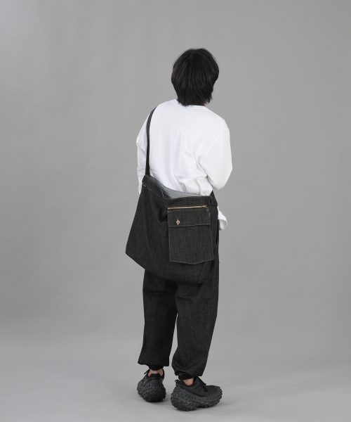 SAINTCREW(セントクルー)の「ジッパーポケットビッグクロスバッグ ZPC-138 デニムブラック BRS(メッセンジャーバッグ・メンズ・その他・フリー)」の7枚目の写真