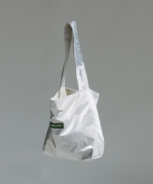 GREEN STUFF(グリーンスタッフ)の「seem full bag 62 - metallic nylon silver(エコバッグ/サブバッグ・レディース・その他・FREE)」の8枚目の写真