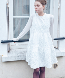 YOUNGOH（ヨンオ）の「フラワージャカードボールルームドレスホワイト（ワンピース）」