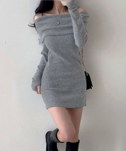 Nia(ニア)の「Nia(ニア)/オフショルニットミニワンピース(ワンピース・レディース・ブラック/グレー・MEDIUM/SMALL)」の1枚目の写真