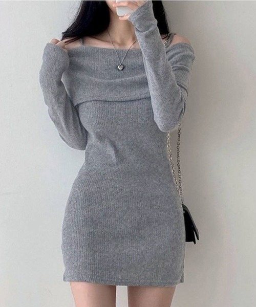 Nia(ニア)の「Nia(ニア)/オフショルニットミニワンピース(ワンピース・レディース・ブラック/グレー・MEDIUM/SMALL)」の9枚目の写真