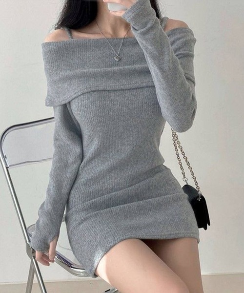 Nia(ニア)の「Nia(ニア)/オフショルニットミニワンピース(ワンピース・レディース・ブラック/グレー・MEDIUM/SMALL)」の10枚目の写真