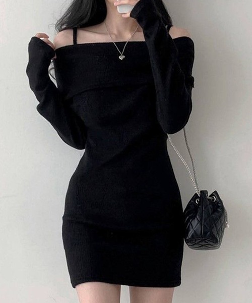 Nia(ニア)の「Nia(ニア)/オフショルニットミニワンピース(ワンピース・レディース・ブラック/グレー・MEDIUM/SMALL)」の13枚目の写真