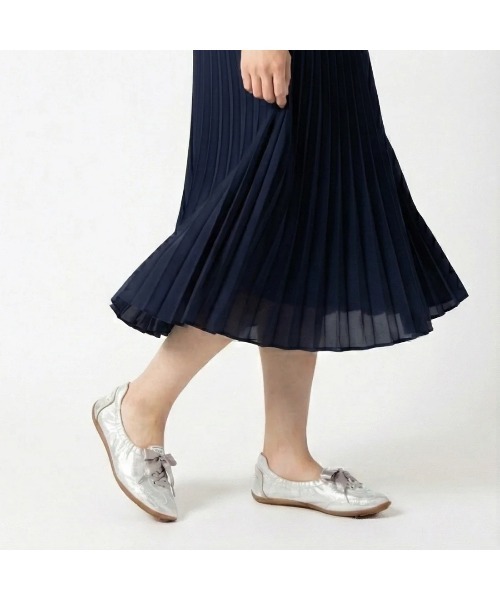 Mode et Jacomo（モードエジャコモ）の「バレエスニーカー（スニーカー・レディース・ブラック/シルバー系その他7/ホワイト・22.5cm/23cm/23.5cm/24cm/24.5cm）」の11枚目の写真