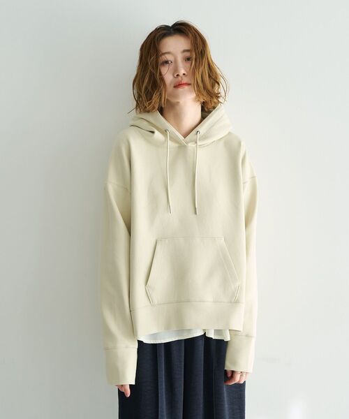 YECCA VECCA(イェッカヴェッカ)の「ダンボールフーディー(スウェット・レディース・杢グレー/ライトベージュ/ネイビー/ピンク・FREE)」の2枚目の写真