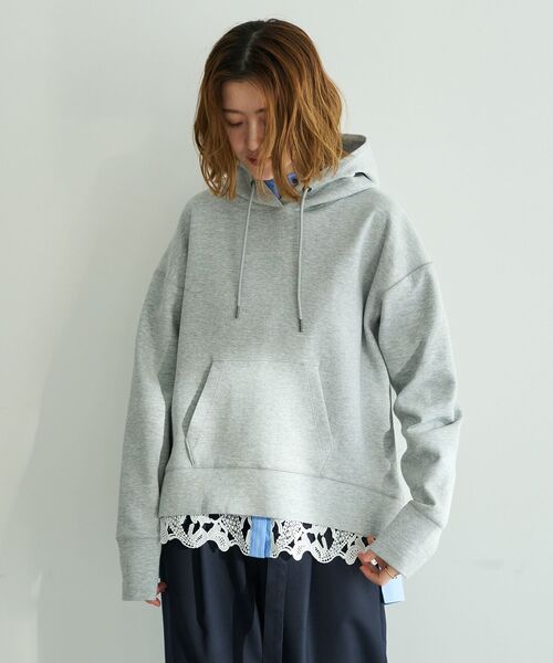 YECCA VECCA(イェッカヴェッカ)の「ダンボールフーディー(スウェット・レディース・杢グレー/ライトベージュ/ネイビー/ピンク・FREE)」の5枚目の写真