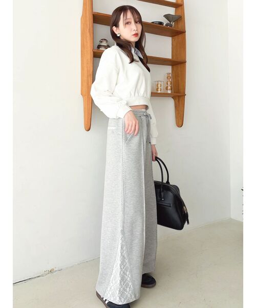 dazzlin(ダズリン)の「ボウタイシャツレイヤードスウェット(スウェット・レディース・オフホワイト/グレー/ネイビー・FREE)」の13枚目の写真