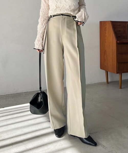 CAPRICIEUX LE'MAGE(カプリシューレマージュ)の「【低身長サイズあり】カーブタックベルト付パンツ(その他パンツ・レディース・ライトベージュ/ブラック・PS/38/36)」の2枚目の写真