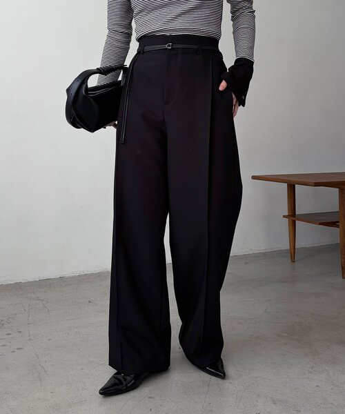 CAPRICIEUX LE'MAGE(カプリシューレマージュ)の「【低身長サイズあり】カーブタックベルト付パンツ(その他パンツ・レディース・ライトベージュ/ブラック・PS/38/36)」の7枚目の写真