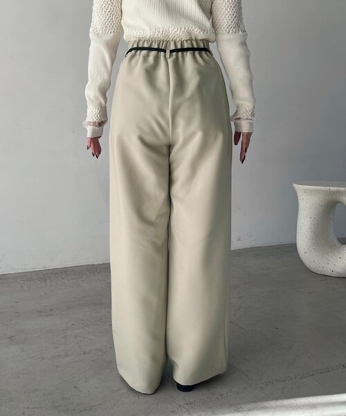 CAPRICIEUX LE'MAGE(カプリシューレマージュ)の「【低身長サイズあり】カーブタックベルト付パンツ(その他パンツ・レディース・ライトベージュ/ブラック・PS/38/36)」の18枚目の写真