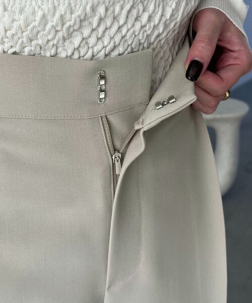 CAPRICIEUX LE'MAGE(カプリシューレマージュ)の「【低身長サイズあり】カーブタックベルト付パンツ(その他パンツ・レディース・ライトベージュ/ブラック・PS/38/36)」の21枚目の写真