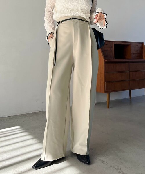 CAPRICIEUX LE'MAGE(カプリシューレマージュ)の「【低身長サイズあり】カーブタックベルト付パンツ(その他パンツ・レディース・ライトベージュ/ブラック・PS/38/36)」の4枚目の写真