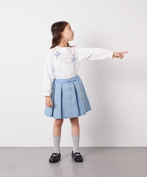 a.v.v（アーヴェヴェ）の「[120-160]ビジューデニムプリーツスカート（スカート・キッズ・ダークインディゴブルー・150/140）」の4枚目の写真