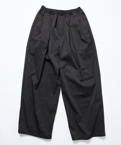 FREAK'S STORE（フリークスストア）の「限定展開 ワイドシルエット ポリチノクロス タック イージーパンツ/吸水速乾/UVカット（チノパンツ・メンズ・チャコールグレー/ブラック/ベージュ/ネイビー/オリーブ・SMALL/MEDIUM/LARGE）」の7枚目の写真