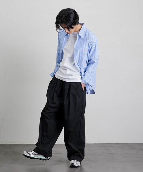FREAK'S STORE（フリークスストア）の「限定展開 ワイドシルエット ポリチノクロス タック イージーパンツ/吸水速乾/UVカット（チノパンツ・メンズ・チャコールグレー/ブラック/ベージュ/ネイビー/オリーブ・SMALL/MEDIUM/LARGE）」の16枚目の写真