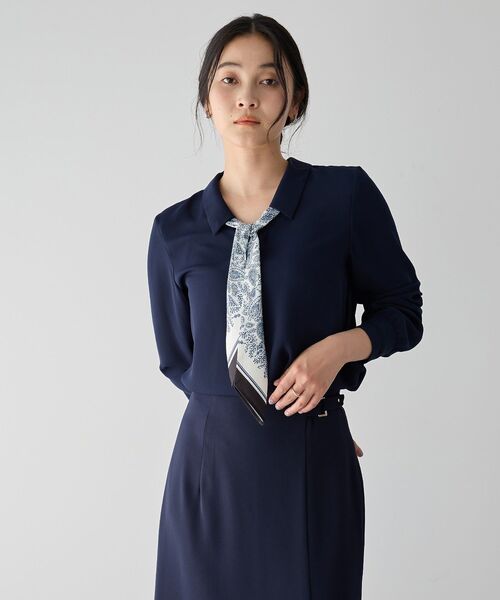 YECCA VECCA（イェッカヴェッカ）の「スカーフ付きブラウス（シャツ/ブラウス・レディース・ネイビー/オフホワイト/ブルー・FREE）」の7枚目の写真