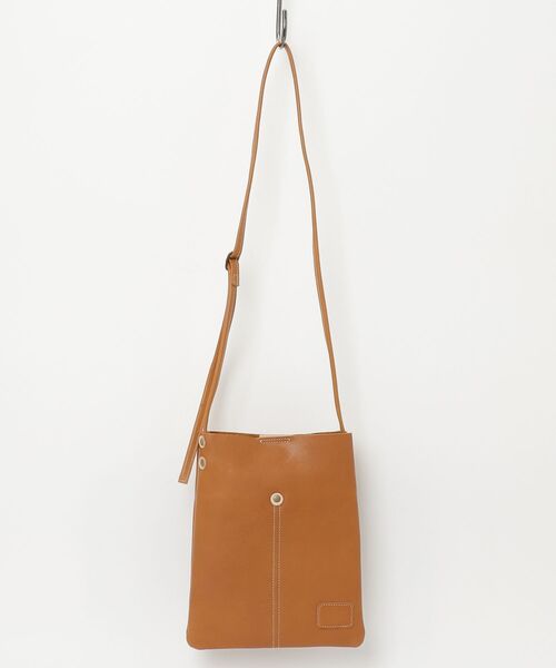 PR01.(ピーアールワン)の「Laisser Faire ピエーザ レザーポシェット(ショルダーバッグ・レディース・レッド/ブラック/キャメル/ライトグレー/グリーン・FREE)」の4枚目の写真