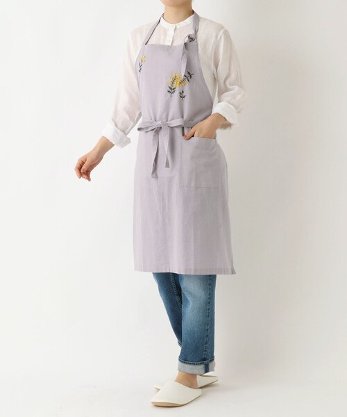 212 KITCHEN STORE(トゥワントゥキッチンストア)の「刺繍フラワー ミモザ フルエプロン LPU <212Kオリジナル>(エプロン・レディース・その他・00)」の11枚目の写真