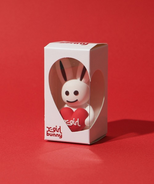 X-girl(エックスガール)の「MILLS LOGO HEART HOLDING BUNNY FIGURE(フィギュア・レディース・ピンク/ホワイト/ブルー/オレンジ・ONE SIZE)」の9枚目の写真
